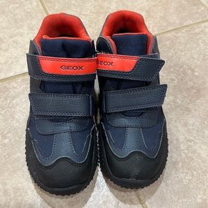 Geox boys boots size 2